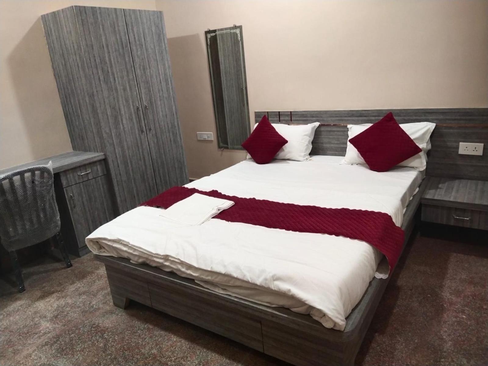 Hotel Utsav Palace Kanpur Exteriör bild