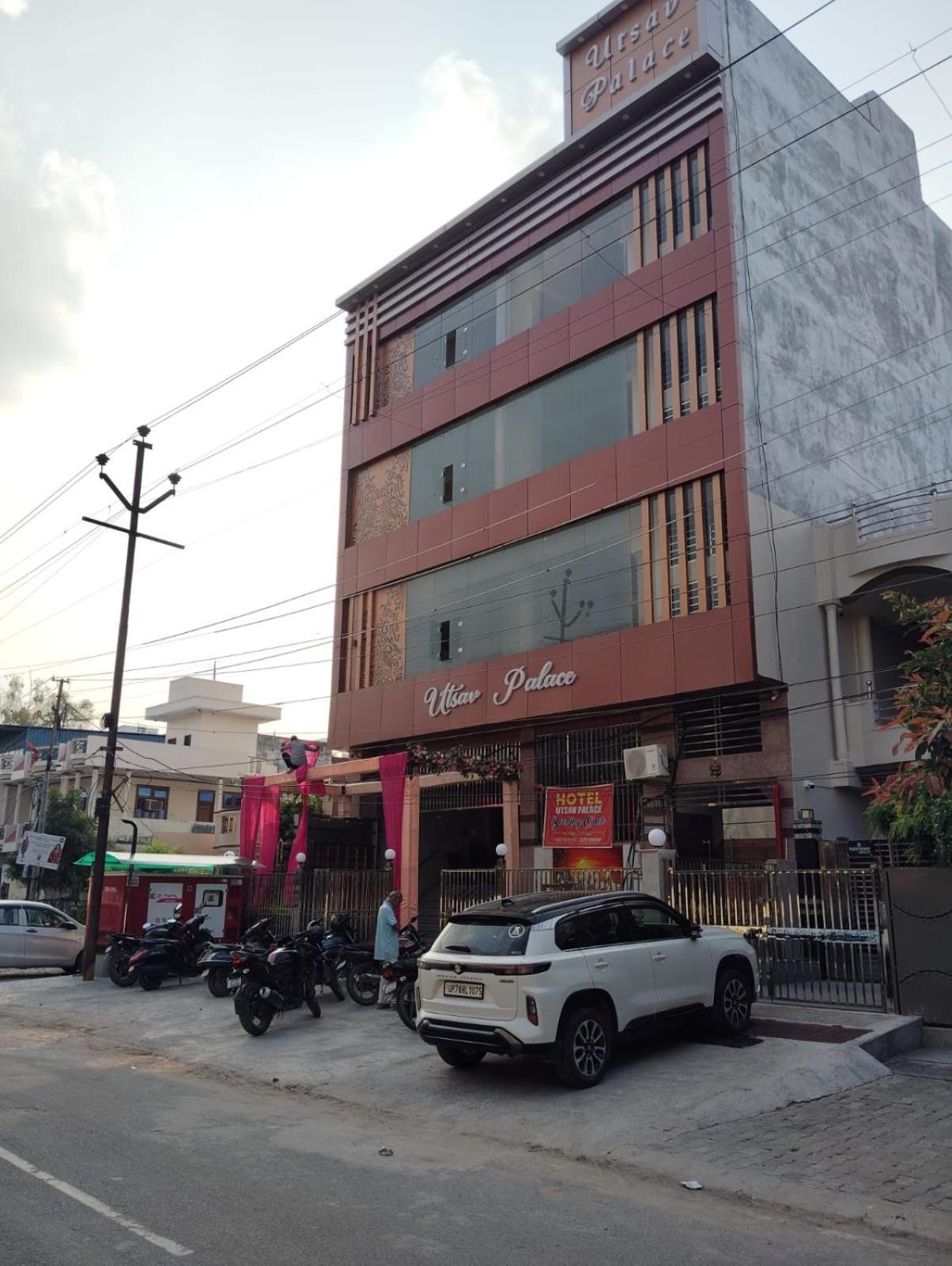 Hotel Utsav Palace Kanpur Exteriör bild